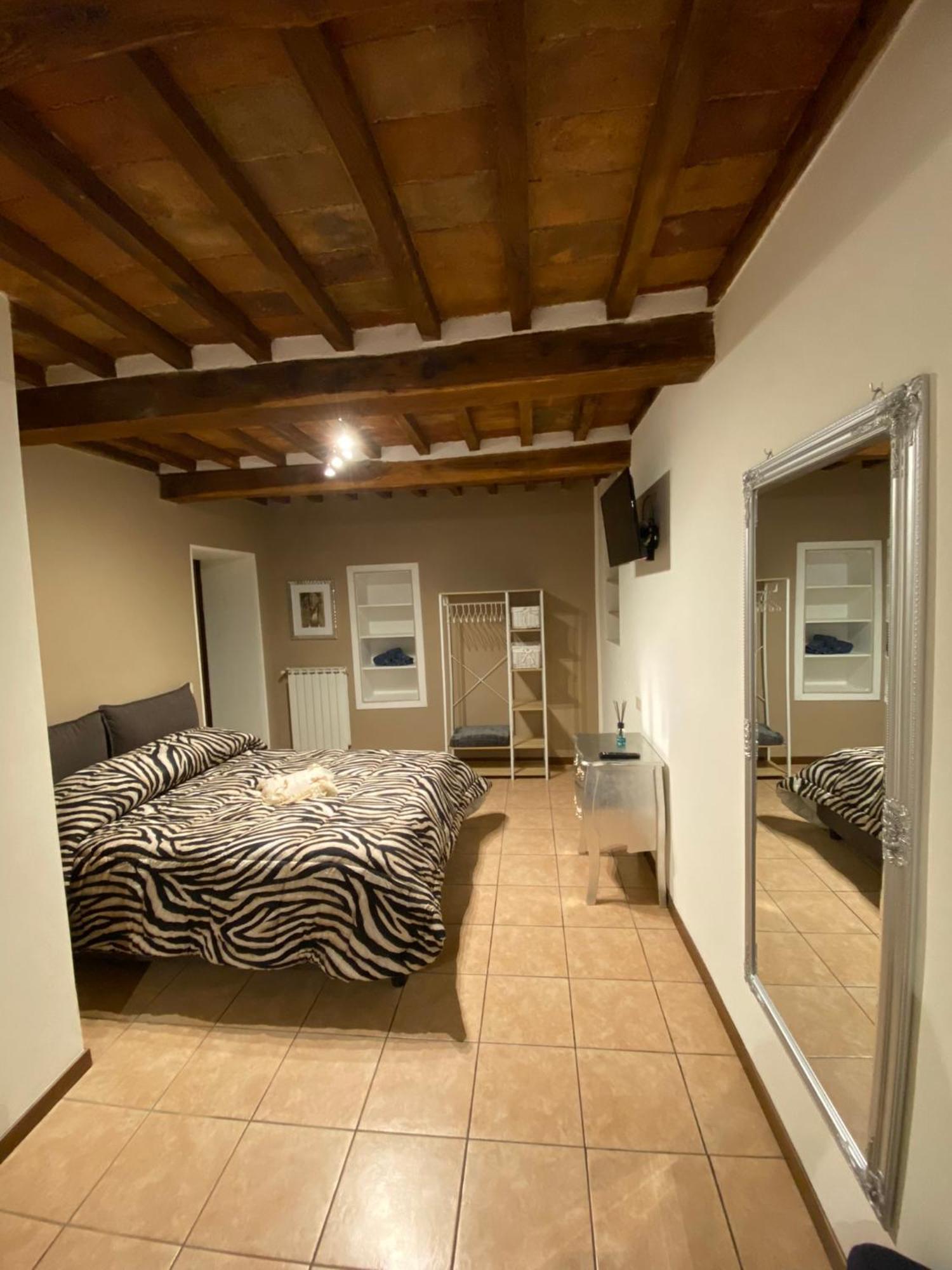 Casa Perla Apartment ชิตตา ดิ กัสเตลโล ภายนอก รูปภาพ